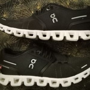 Womens On Cloud 5 Running Shoe sz 8 New